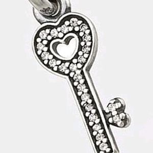 PANDORA symbol of trust charm